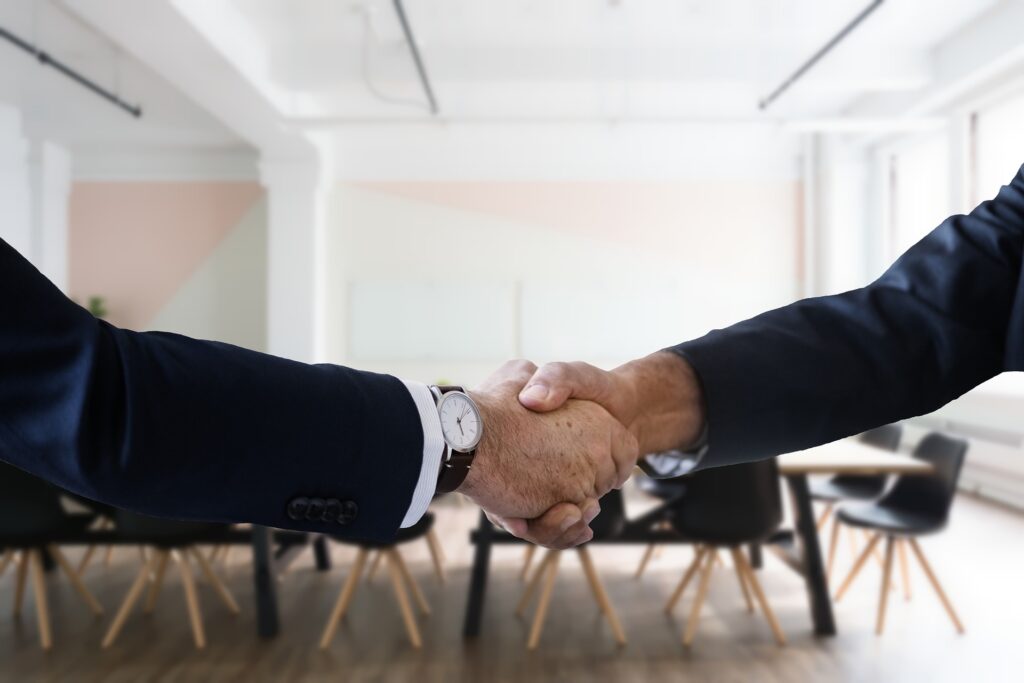 Signs that give away your lies in a job interview